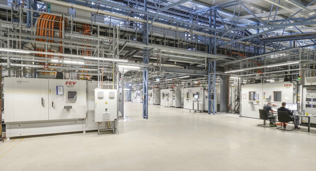 Das weltweit größte Batteriedauerlaufprüfzentrum für E-Mobilität in Sandersdorf-Brehna (Sachsen-Anhalt)