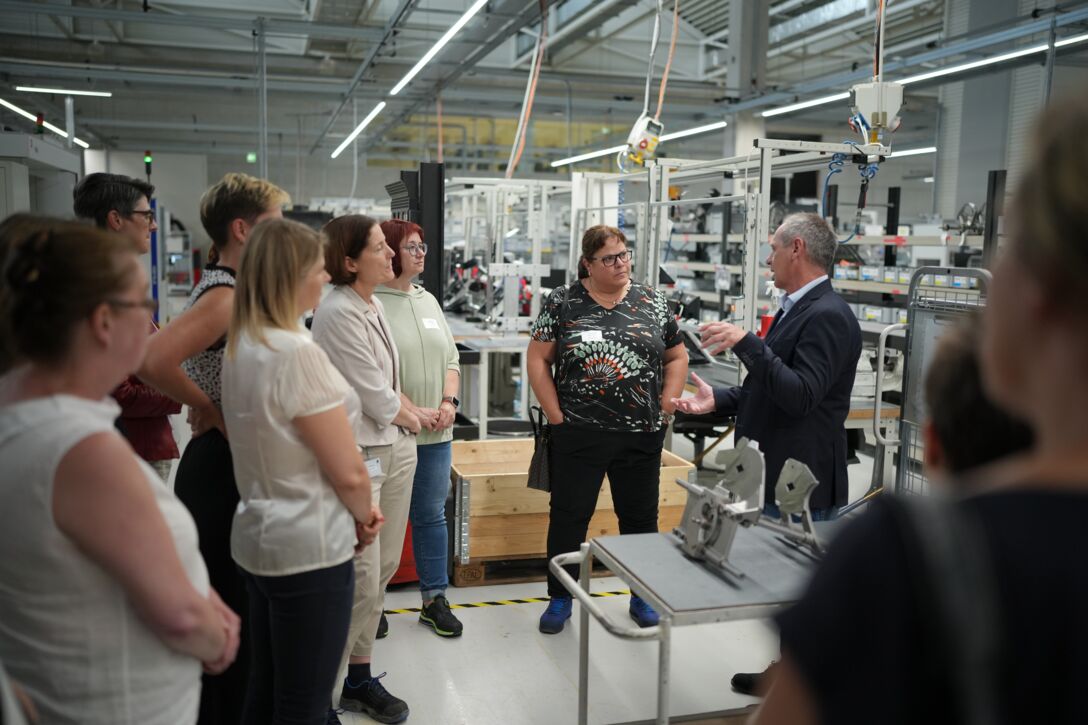 HMFF-Unternehmenserkundung bei Poly-clip System in Hattersheim