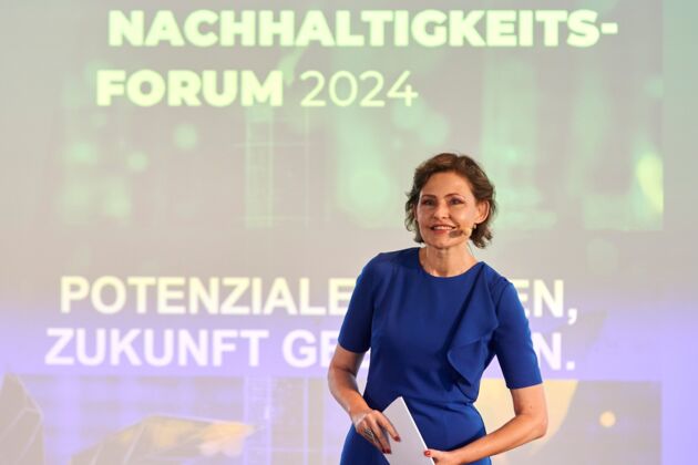 Moderatorin Marion Kuchenny Nachhaltigkeitsforum 2024